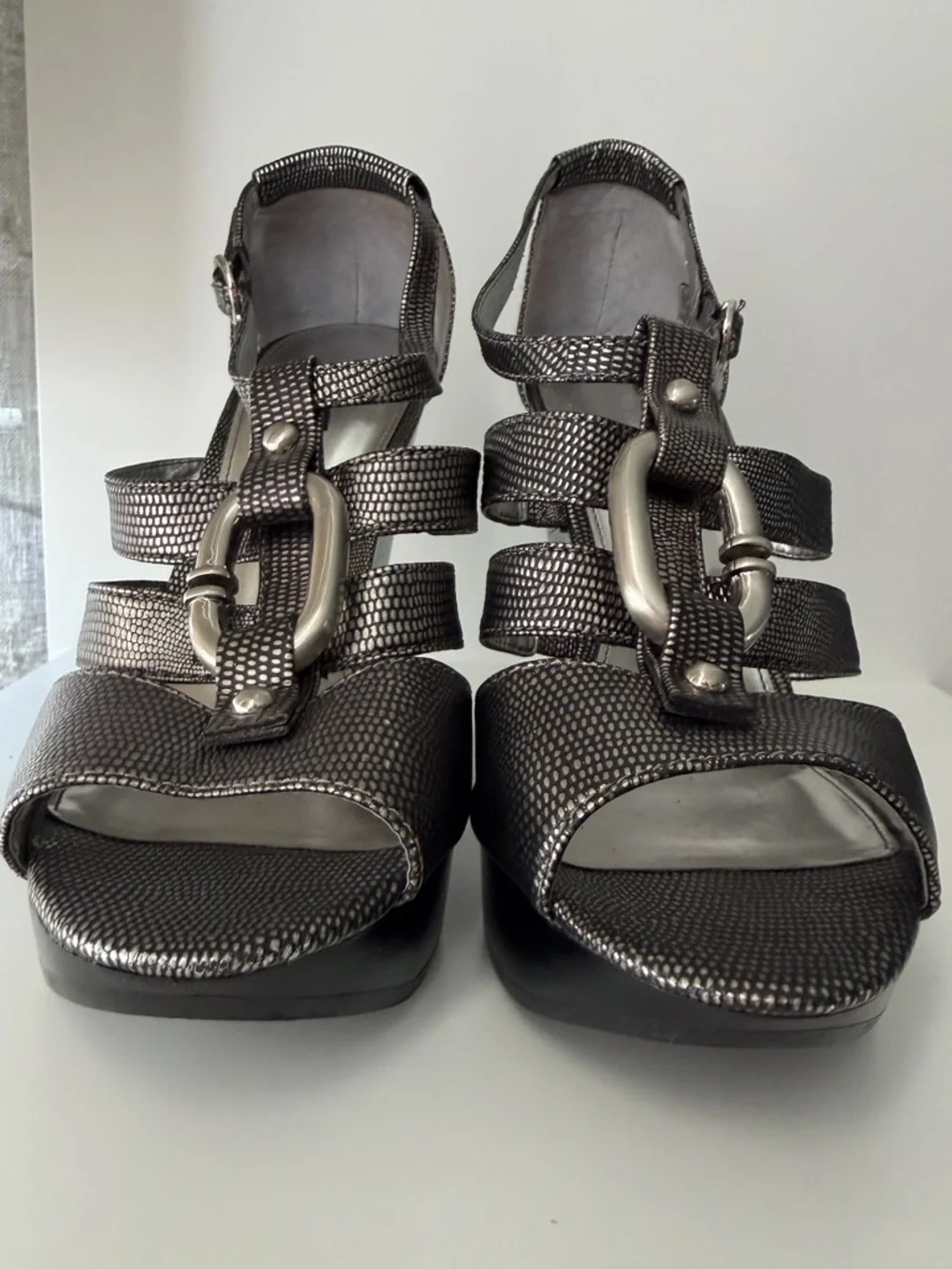 CALVIN KLEIN Wedges Black/Silver Lizard Print | Women’s Size 8